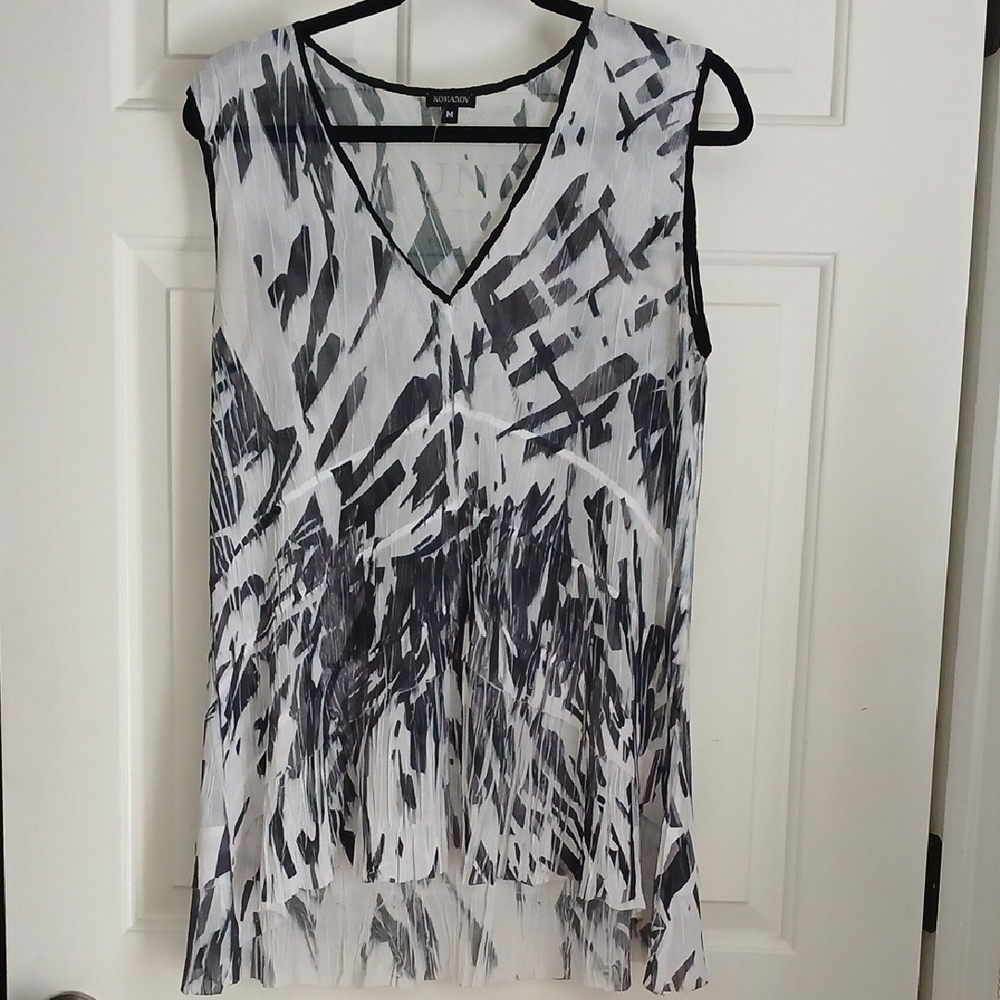Komarov Black and White Pleated V-Neck Tunic